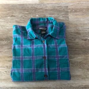 Patagonia women’s long sleeve cotton shirt!